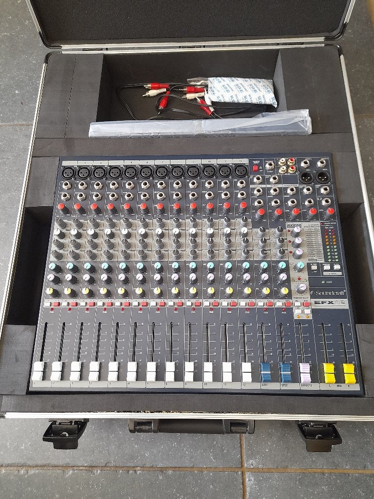 soundcraft EFX 12 + flightcase Thoman, Muziek en Instrumenten, Ophalen, Zo goed als nieuw, 10 tot 20 kanalen
