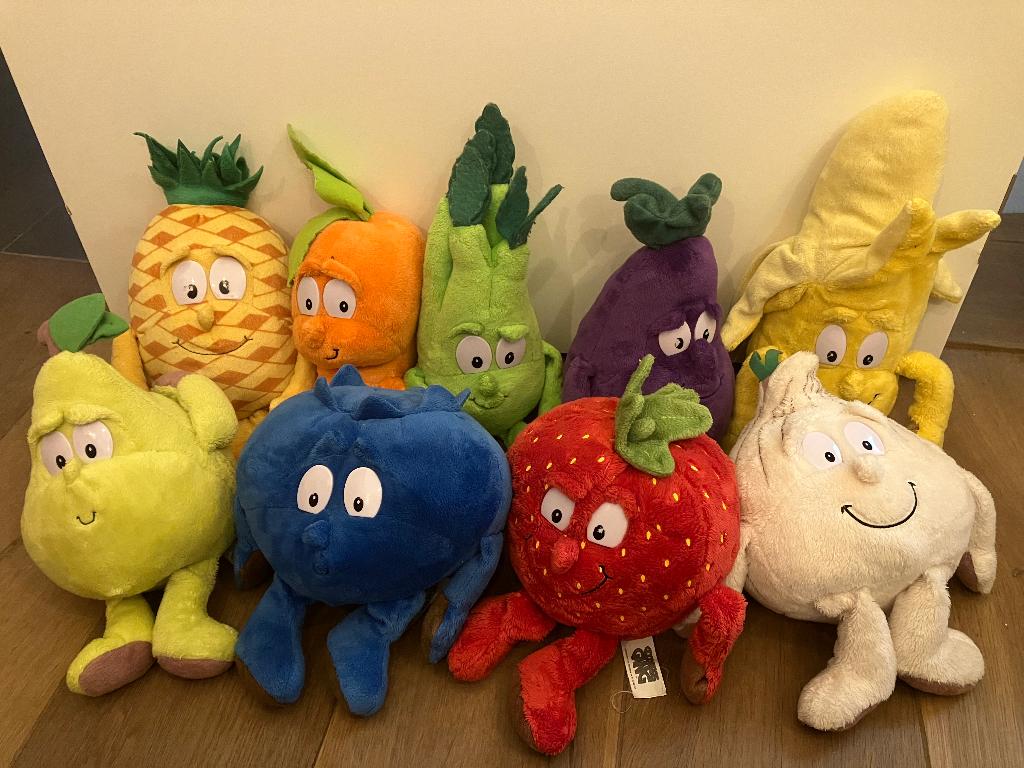LOT Knuffels - Fruit en groenten - 9 stuks, Ophalen of Verzenden, Zo goed als nieuw