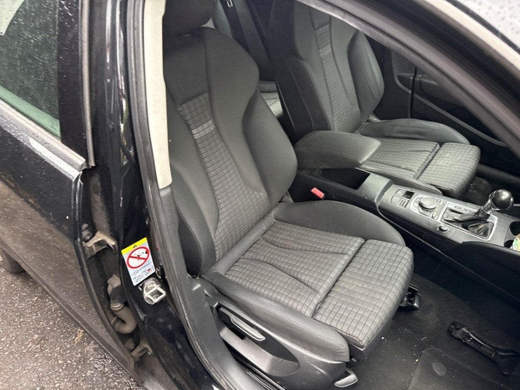 STOEL RECHTS VOOR Audi A3 Sportback (8VA / 8VF), Info@audi.de, Audi, Audi AG, Gebruikt