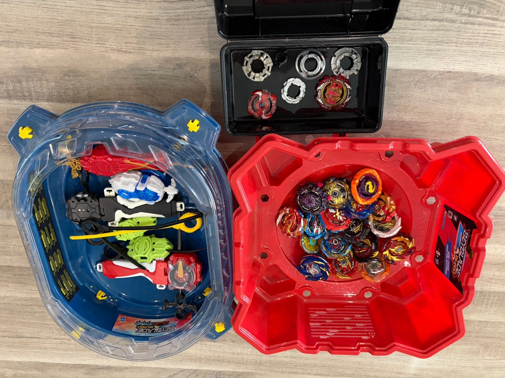 Beyblade tollen en 2 arena’s, Ophalen, Gebruikt, Jongen of Meisje