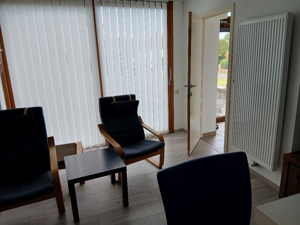 Louer 1 studio, Immo, Appartements & Studios à louer, Province de Namur, 35 à 50 m²