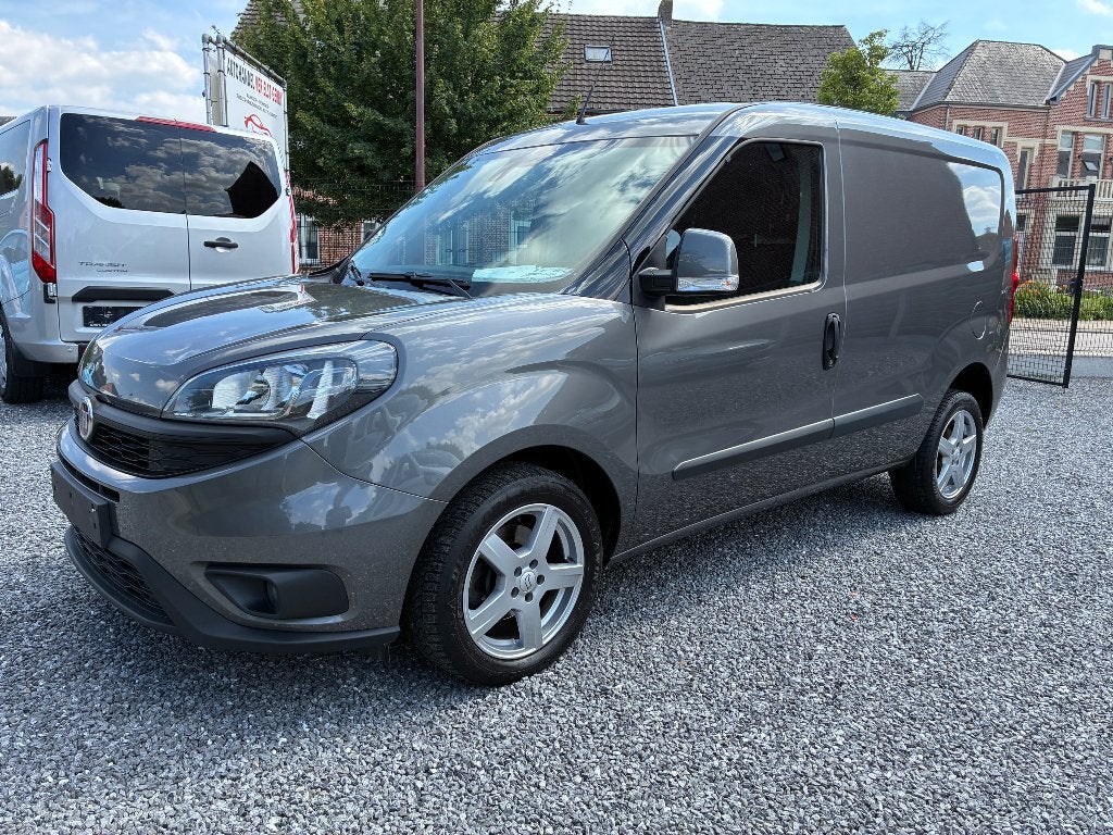 Fiat Doblo 1.6 multijet 2022 93000km 3ZIT AC NAVI CAMERA !!!, Autos, Achat, Entreprise, 3 places, Diesel