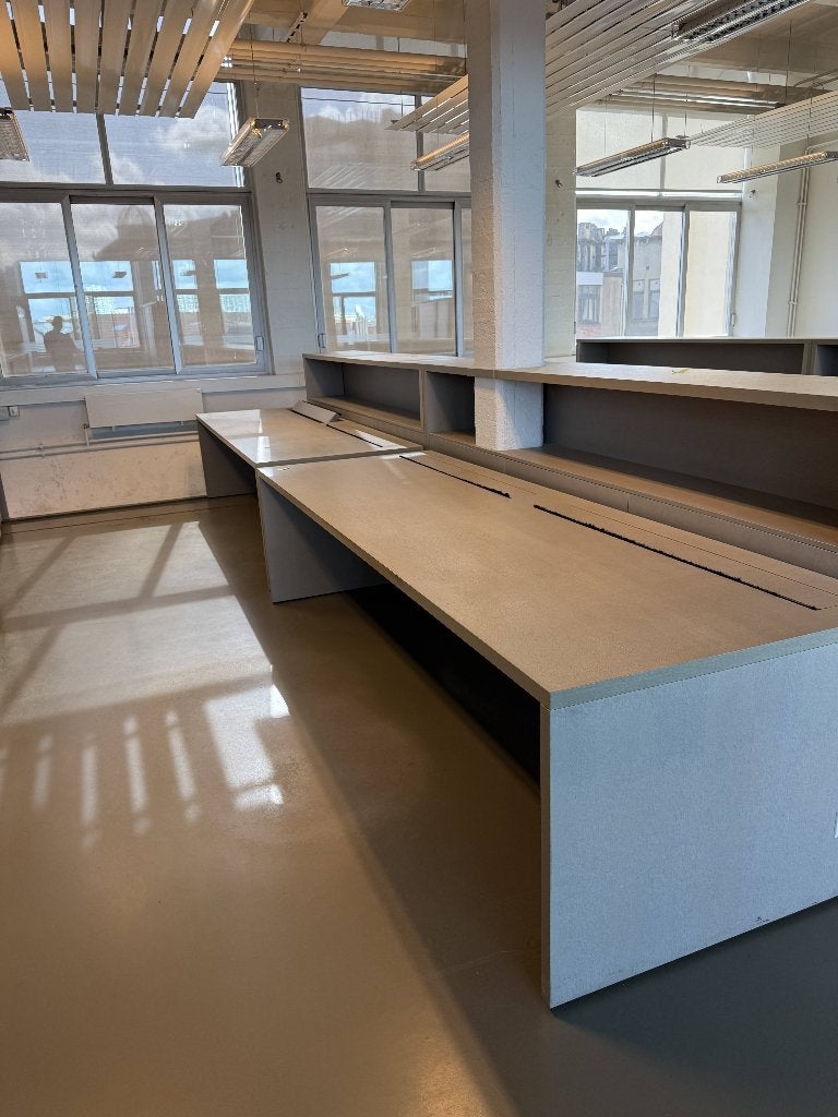 Bureau professionnel grand format -finition bois, Maison & Meubles, Bureau d'ordinateur, Enlèvement, Utilisé, Beige
