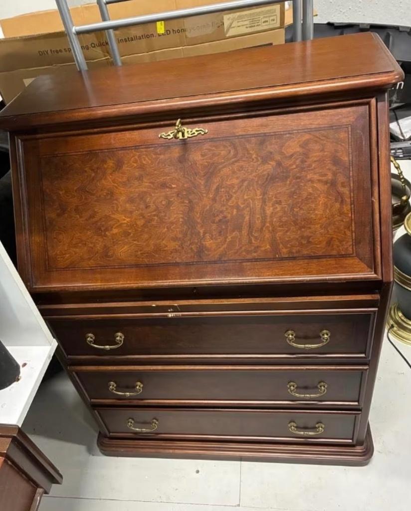Houten Vintage secretaris bureau/kast, Huis en Inrichting, Bureaus, Vintage, Ophalen, Opbergruimte, Gebruikt