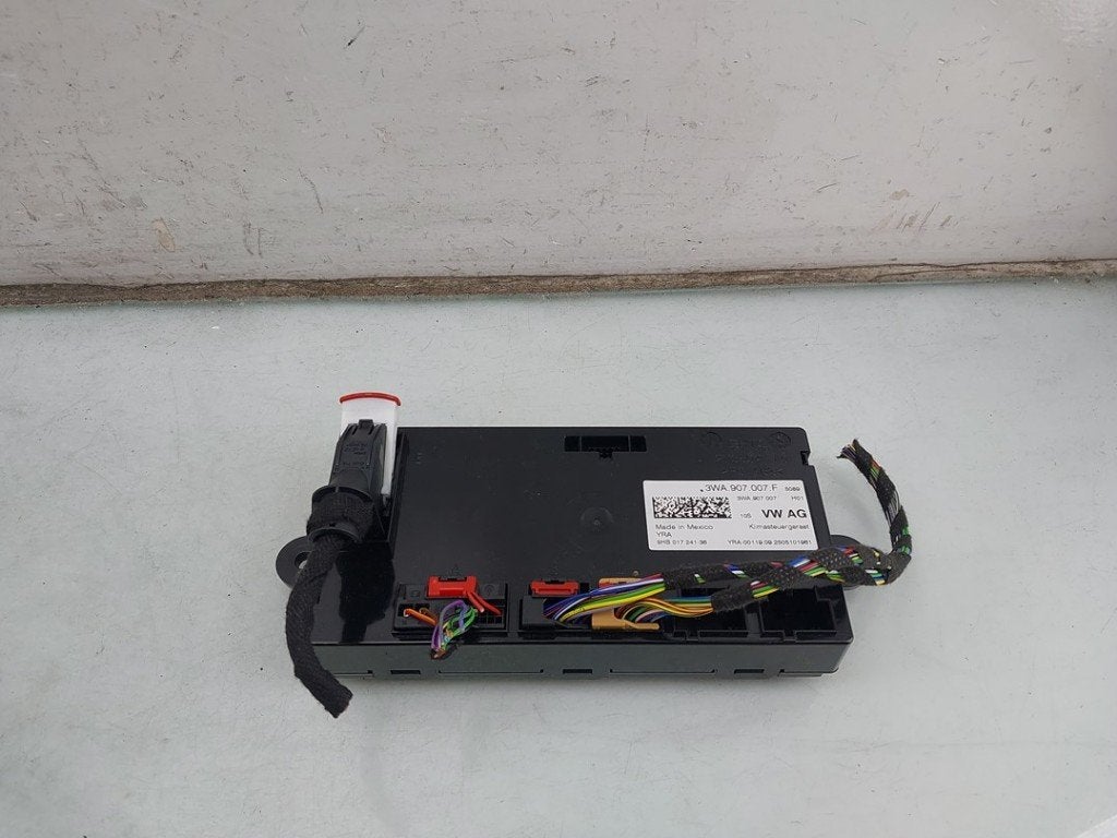 ORDINATEUR GESTION TEMPERATURE Skoda Octavia Combi (NXAC), Utilisé, Info@skoda-auto.de, Skoda, Max-Planck-Straße  3-5
64331  Weiterstadt, DE