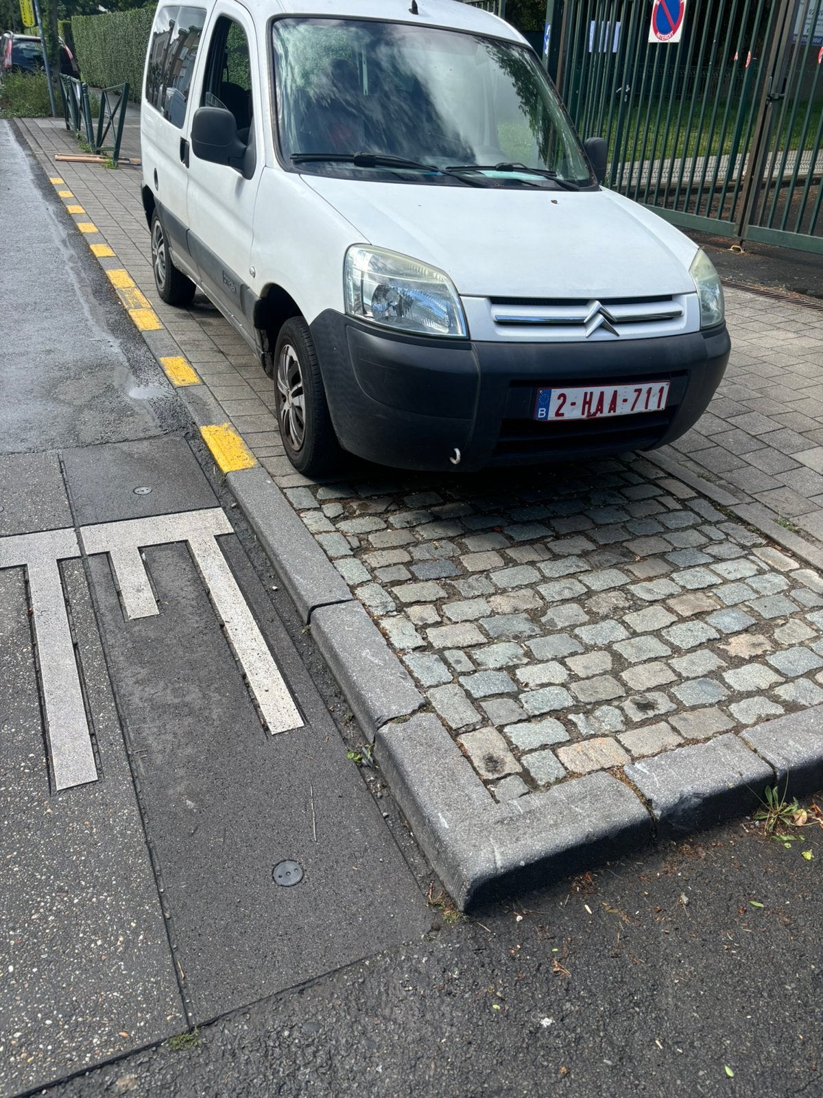 Citroen berlingo 1,4 essexe, Autos, Camionnettes & Utilitaires, Achat, 4 portes, Citroën, Boîte manuelle