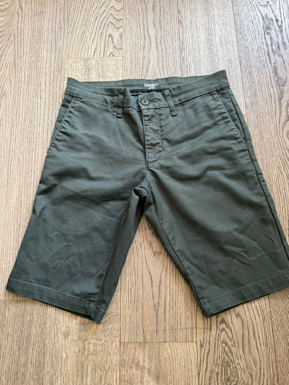 Short CARHARTT WIP, maat 29, Ophalen of Verzenden, Zo goed als nieuw, Maat 46 (S) of kleiner, Groen
