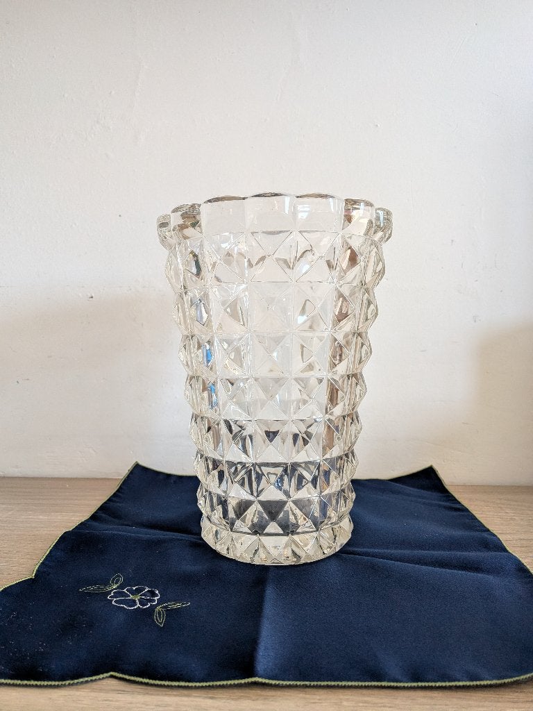 vase lourd vintage en verre taillé - Bohême Tchécoslovaquie, Antiquités & Art, Antiquités | Verre & Cristal, Enlèvement