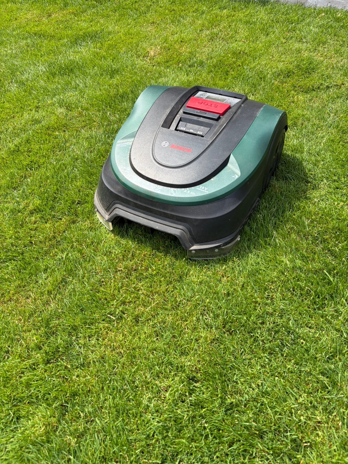 Mooie robotmaaier 100% in orde, Tuin en Terras, Ophalen, Zo goed als nieuw