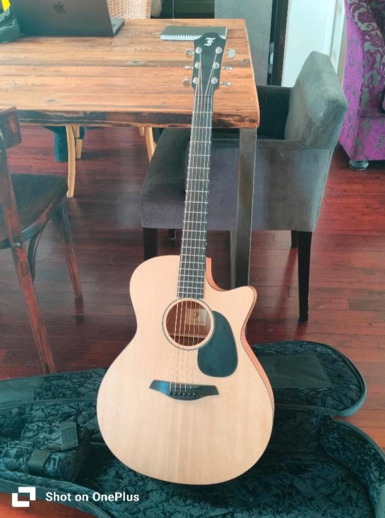 Furch Gc Violet-SM SPE Natural, électro-acoustique., Musique & Instruments, Instruments à corde | Guitares | Acoustiques, Enlèvement