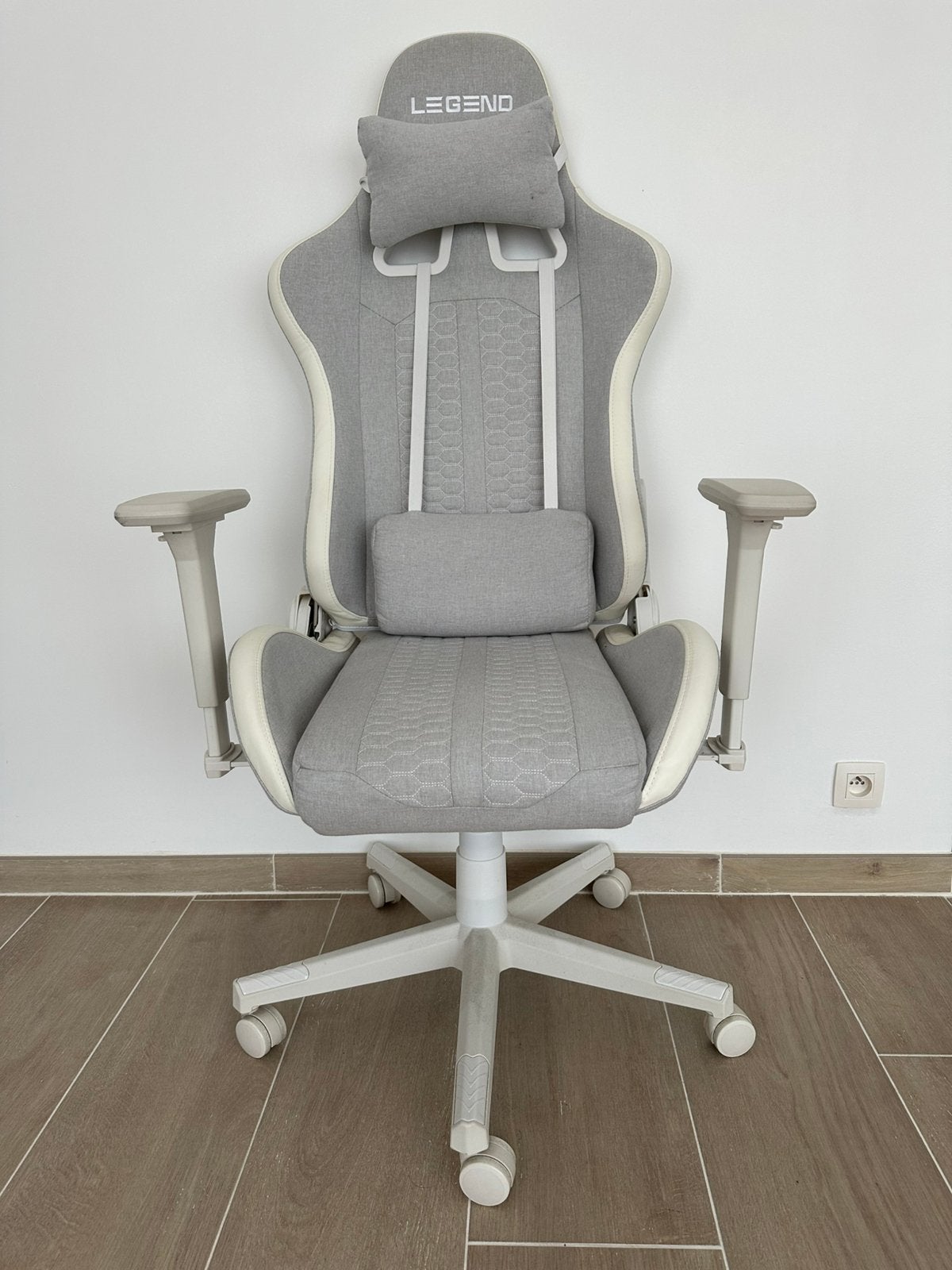 Legend gamingstoel / bureaustoel, Ophalen, Zo goed als nieuw, Beige, Bureaustoel