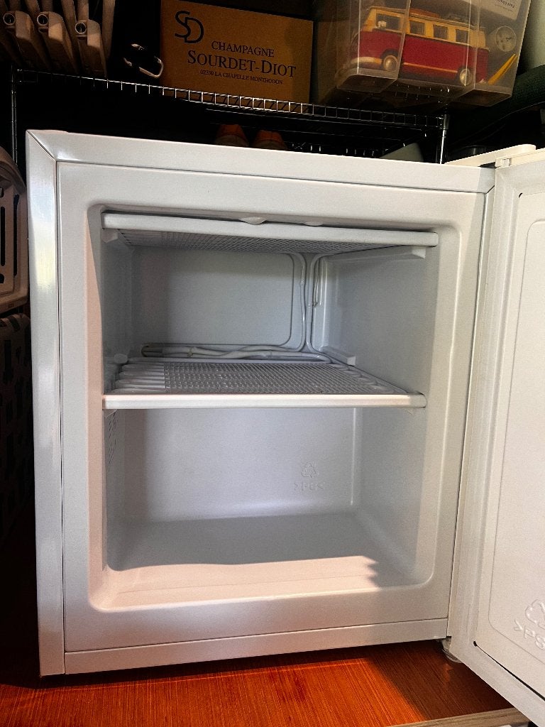 Diepvries klein, Elektronische apparatuur, Vriezers en Diepvrieskisten, Gebruikt, Minder dan 85 cm, Minder dan 60 cm, Vrijstaand