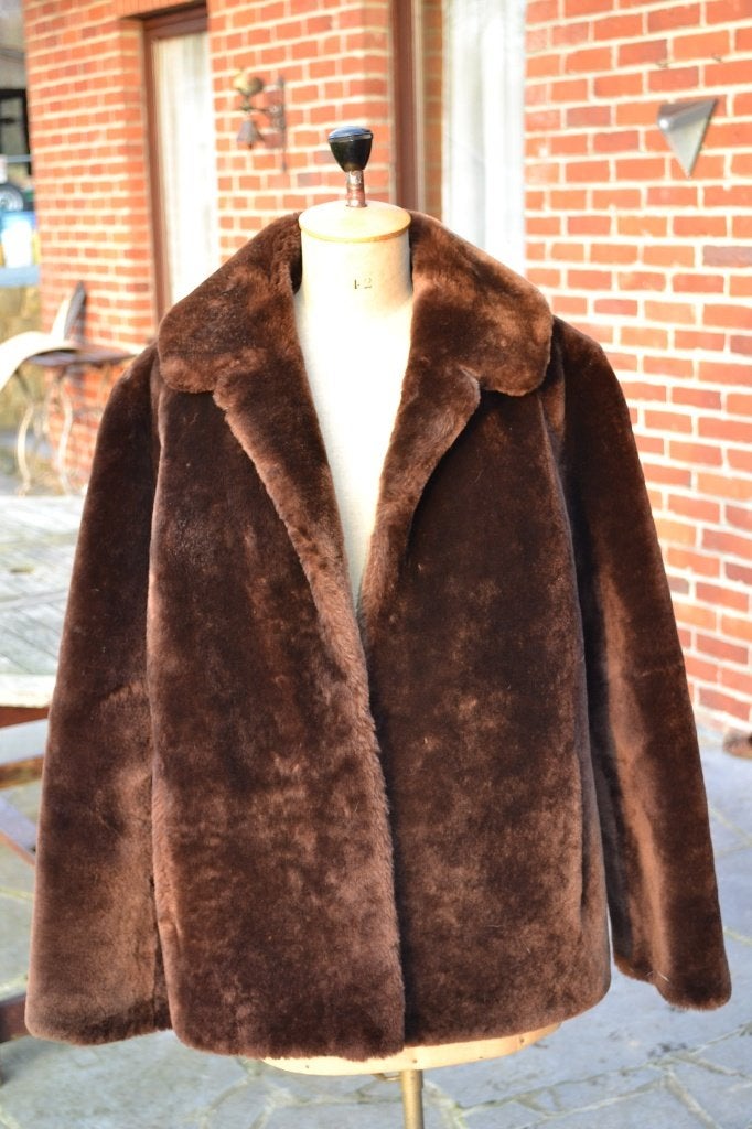 Veste en fourrure, Enlèvement
