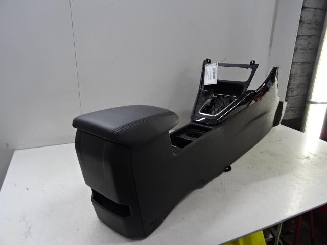 MIDDENCONSOLE Ford Focus 3 Wagon (01-2010/05-2018), Auto-onderdelen, Gebruikt, Ford