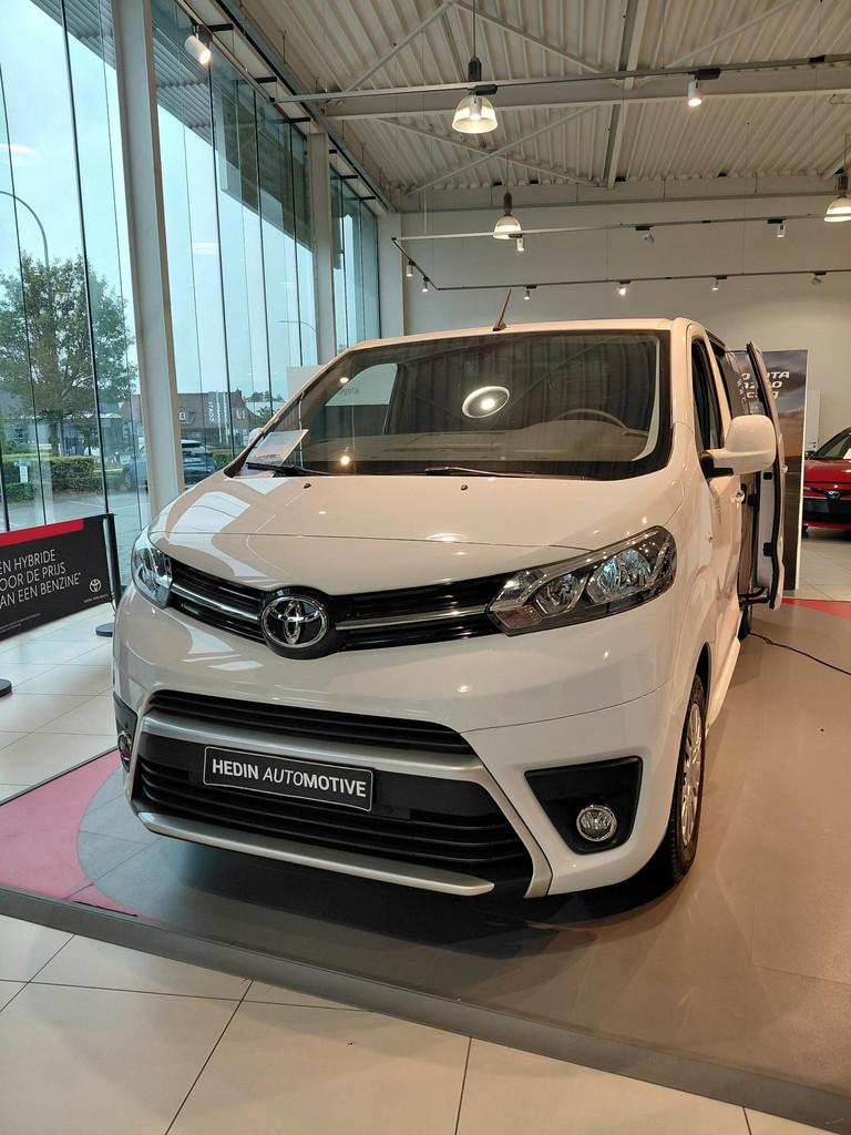 Toyota Proace 1.5D 88kW MWB Comfort, Auto's, Voorwielaandrijving, 4 deurs, Stof, Zwart