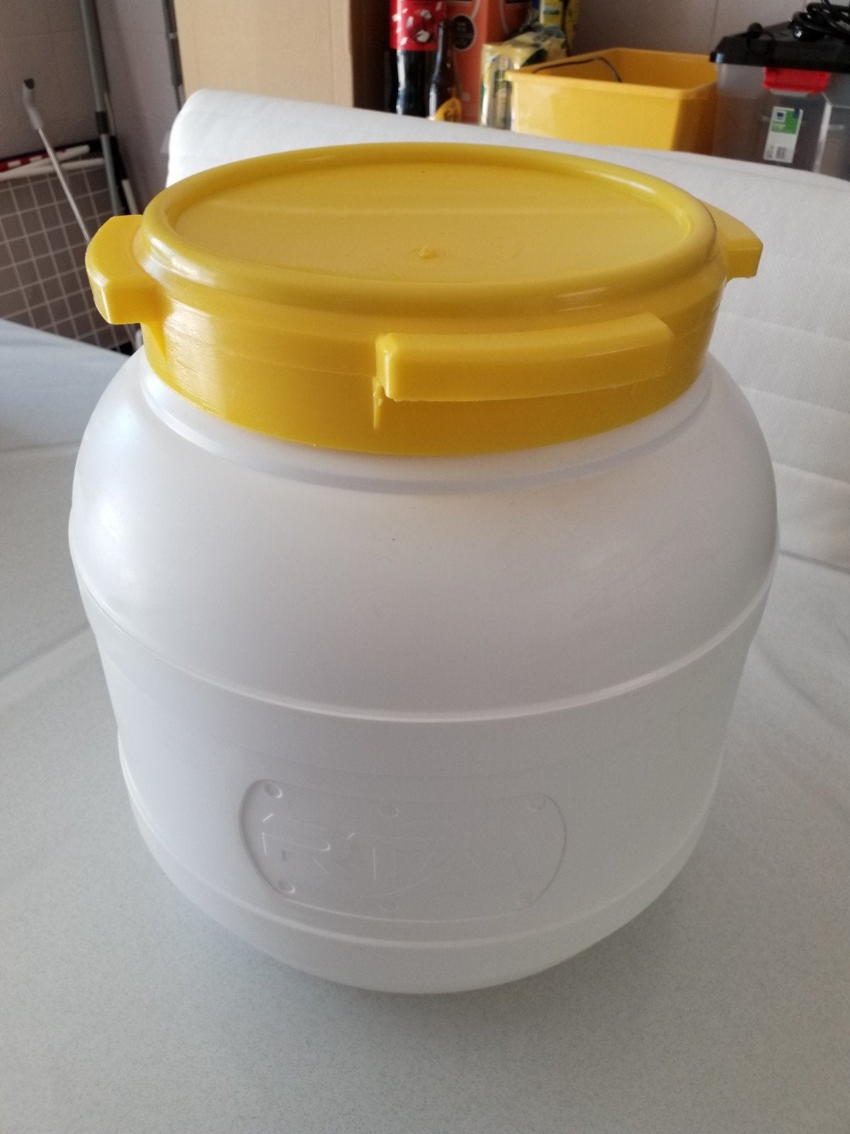 Bidon 15 litres hermetique rtm kayack , etat neuf, Enlèvement
