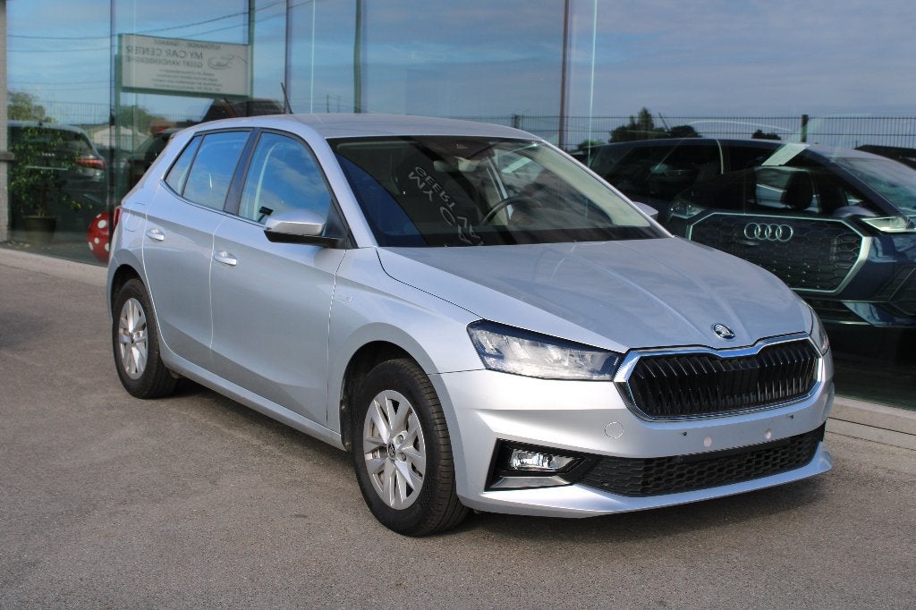 SKODA FABIA 1.0TSI-AIRCO-APP CONNECT-CAMERA, Auto's, Dealer onderhouden, Stof, Euro 6, Bedrijf