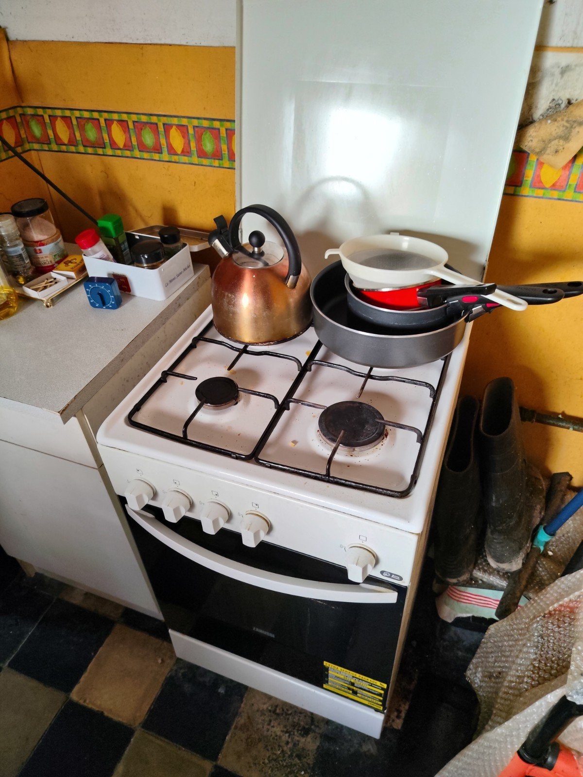 Cuisinière au gaz Zanussi, Gaz, 85 à 90 cm, 4 zones de cuisson, Enlèvement