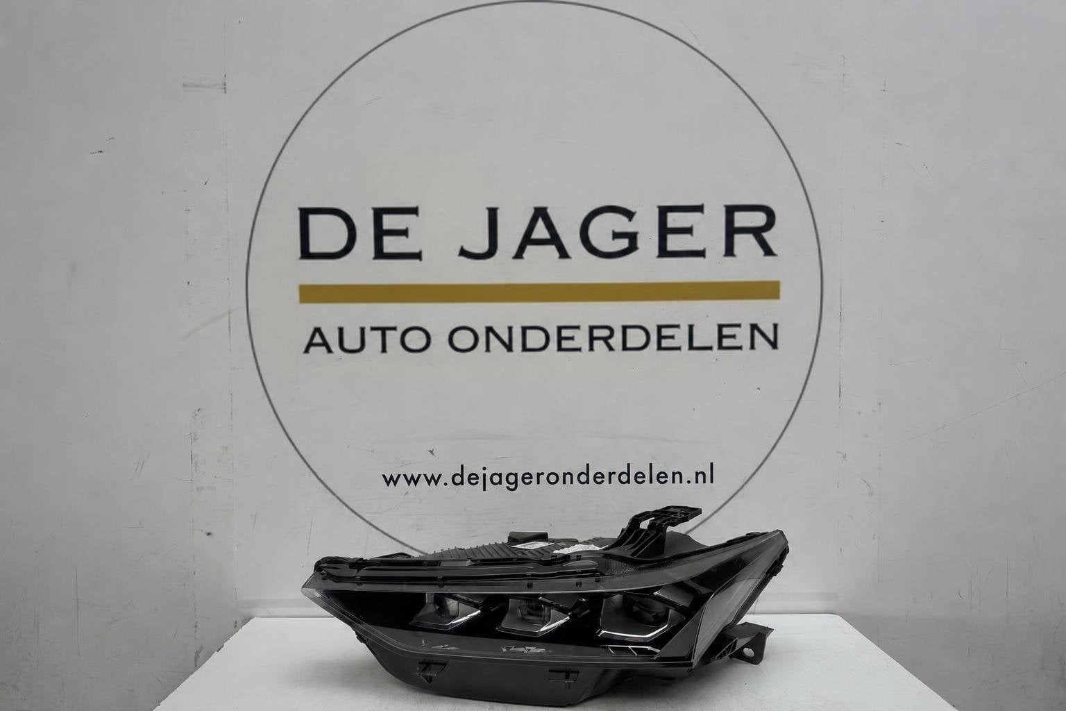 Citro n DS4 B75 Koplamp links 9865363280, Gebruikt, Citroën, Stellantis N.V., Taurusavenue 1
2132 LS  Hoofddorp, NL