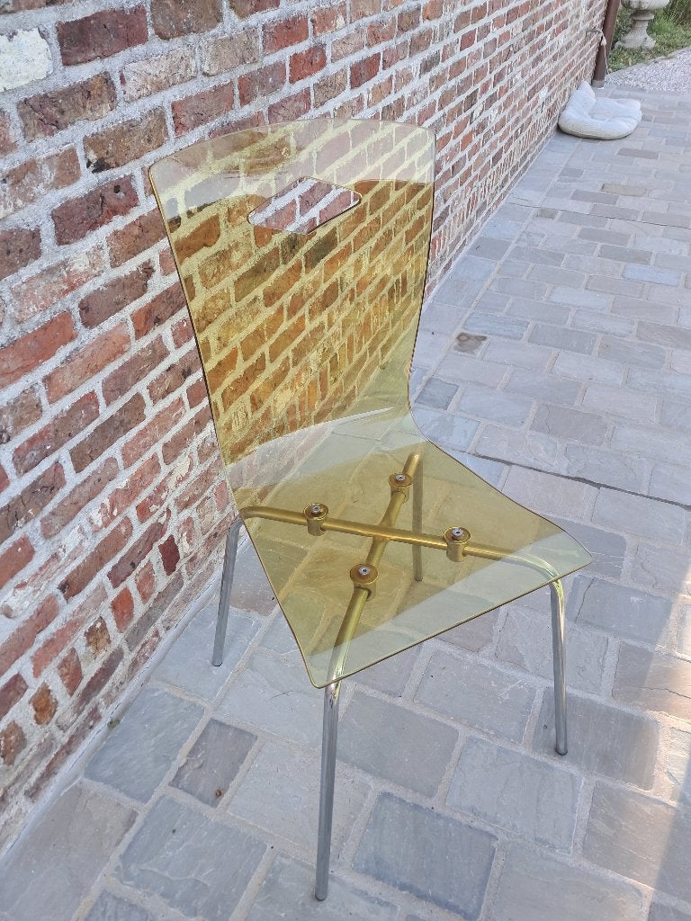 chaise rétro, Enlèvement