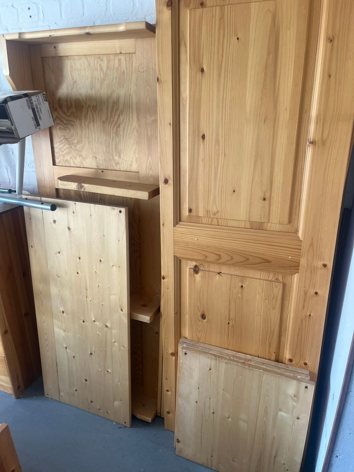 Penderie 3 portes pin massif, Maison & Meubles, 120 à 170 cm, Enlèvement, Utilisé, 120 à 170 cm