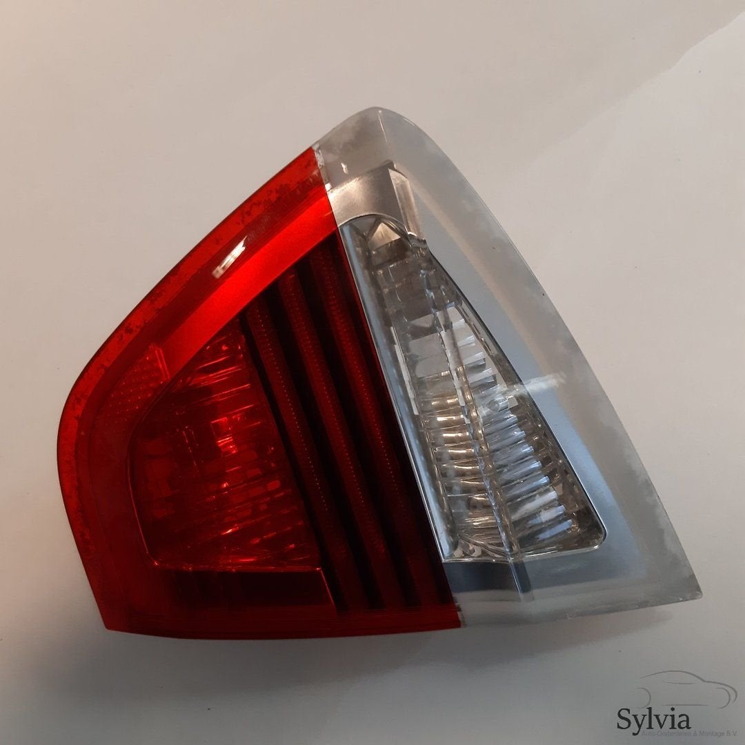 Achterlicht op klep rechts binnenzijde BMW E90 6937460, -, Utilisé, -, -