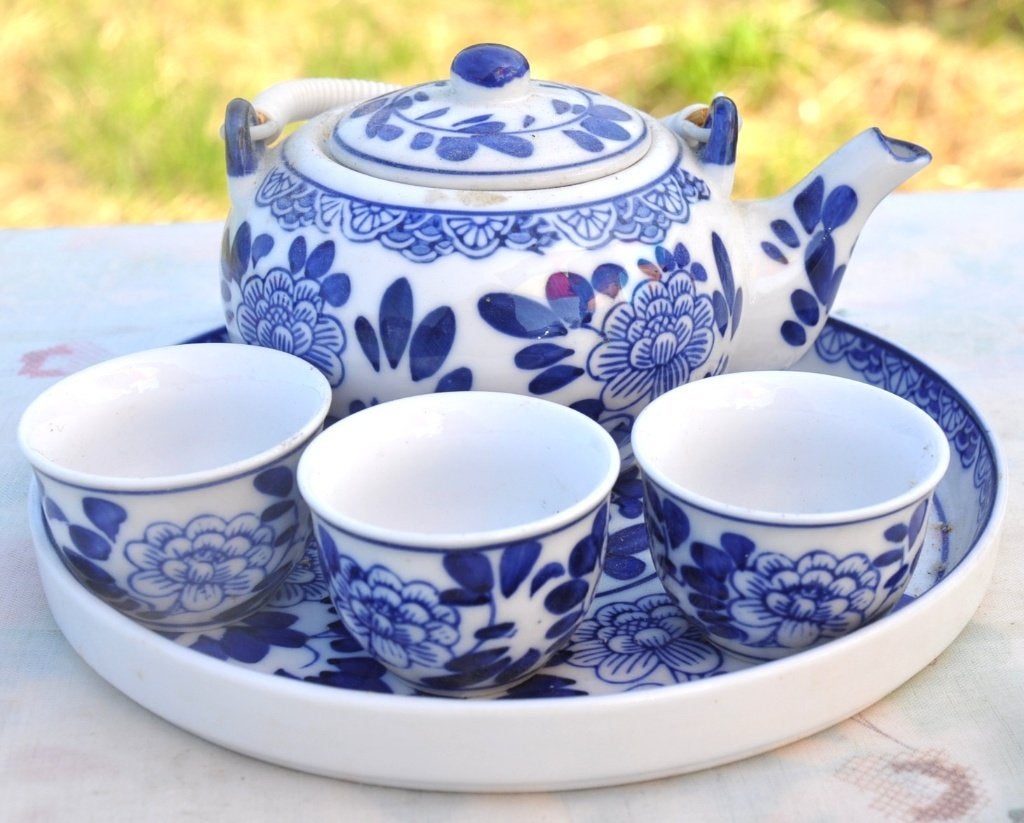 service a saké en porcelaine pour 3 personnes, Maison & Meubles, Enlèvement ou Envoi, Utilisé, Porcelaine, Autres types