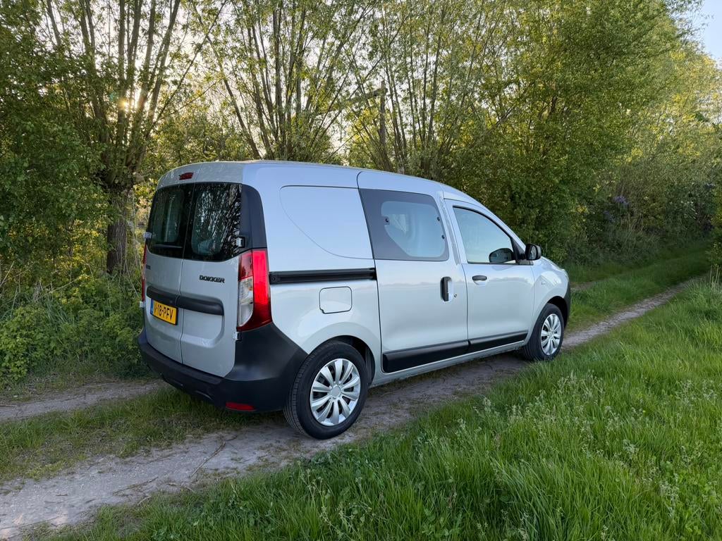 Dacia Dokker Minicamper 2017 1.6 Benzine | Airco, Buscamper of Camperbus, Tot en met 2, Bedrijf, Handgeschakeld