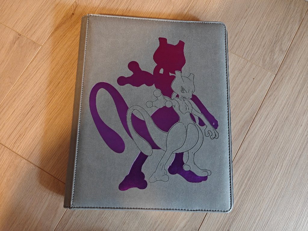 Mewtwo binder Ultra Pro, Enlèvement, Comme neuf, Livre ou Catalogue