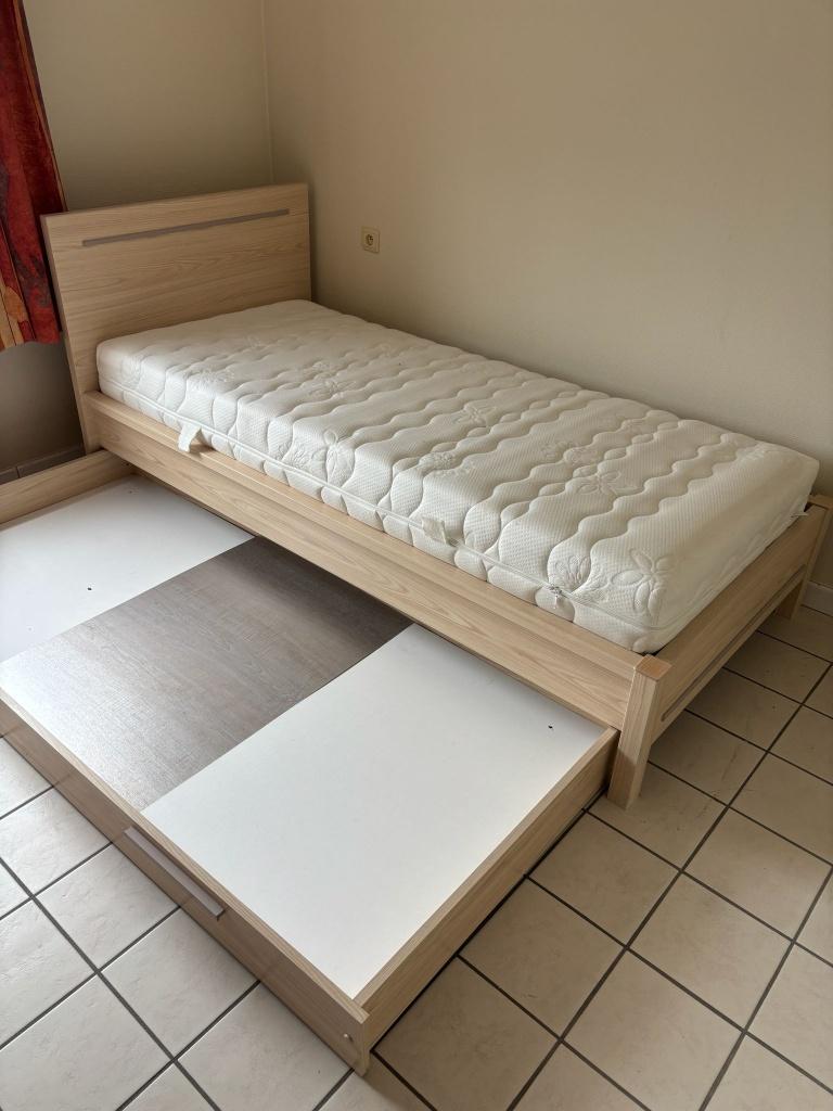 1 lit avec tiroir supplémentaire pour un deuxième matelas., Enlèvement, Comme neuf, Une personne