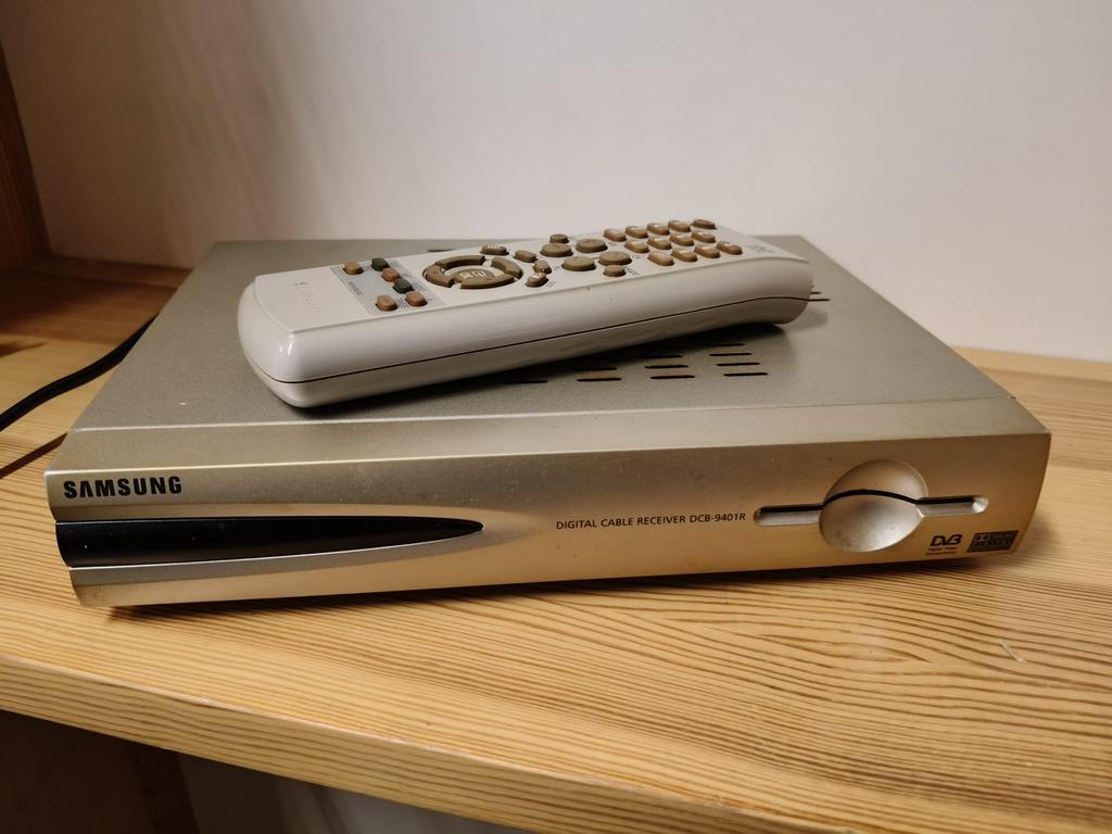 Récepteur numérique à câble Samsung DCB-9401R télécommande, TV, Hi-fi & Vidéo, Enlèvement ou Envoi, Comme neuf