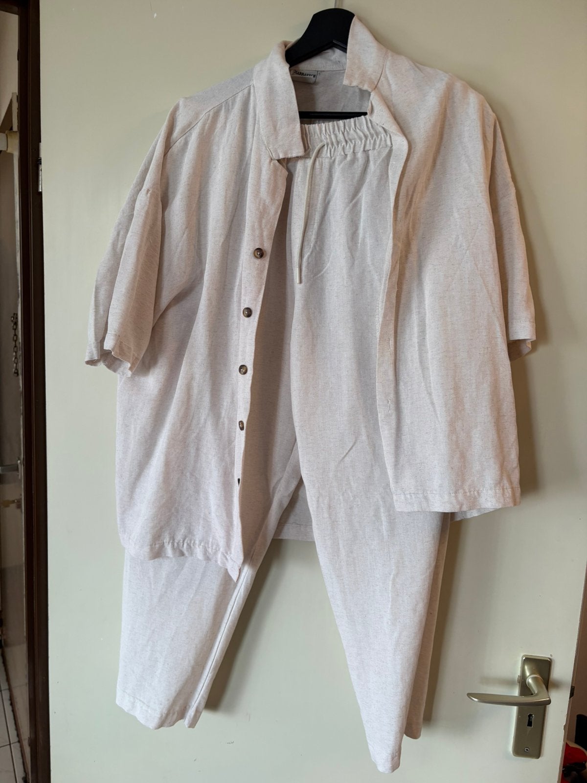 Set broek en hemd beige kleur, Ophalen, Zo goed als nieuw, Beige