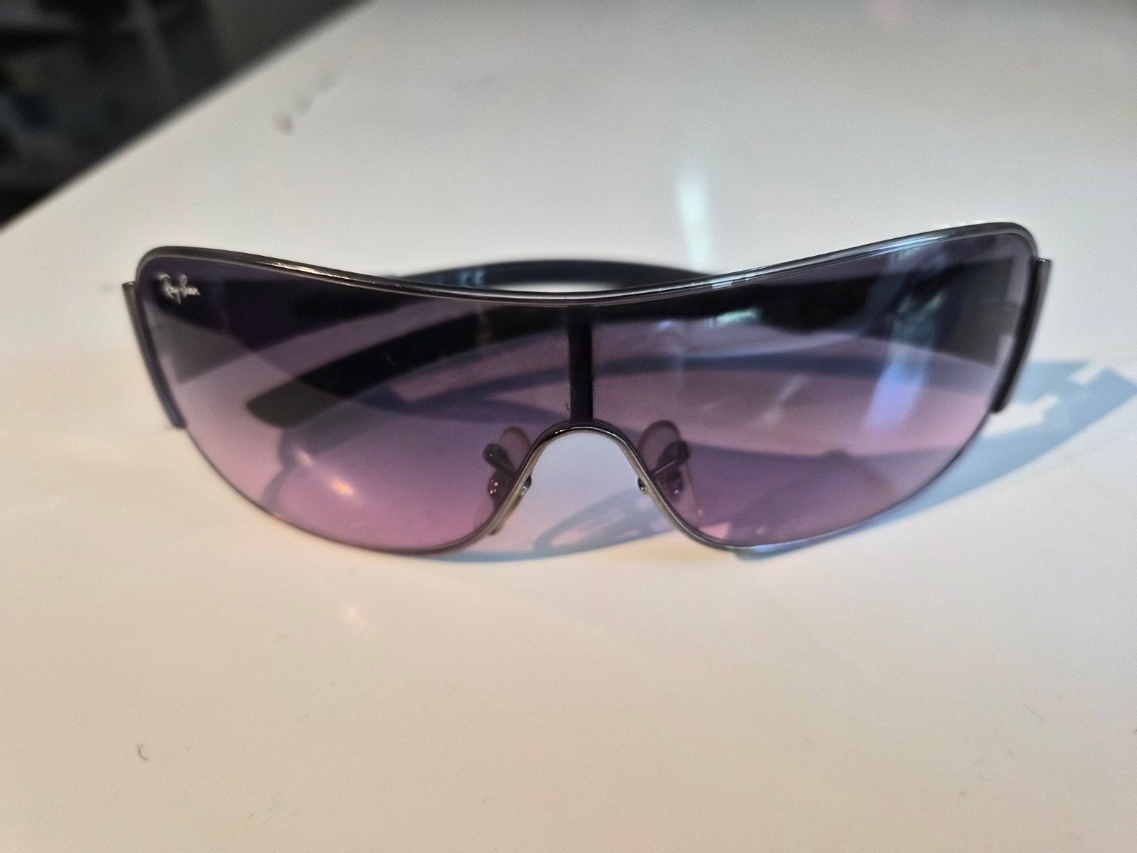 Lunettes de soleil Rayban, Enlèvement, Lunettes de soleil