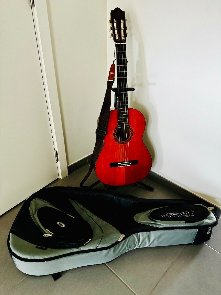 Yamaha CG-100A klassieke gitaar incl. tas, standaard en riem, Ophalen, Gebruikt, Klassieke of Spaanse gitaar