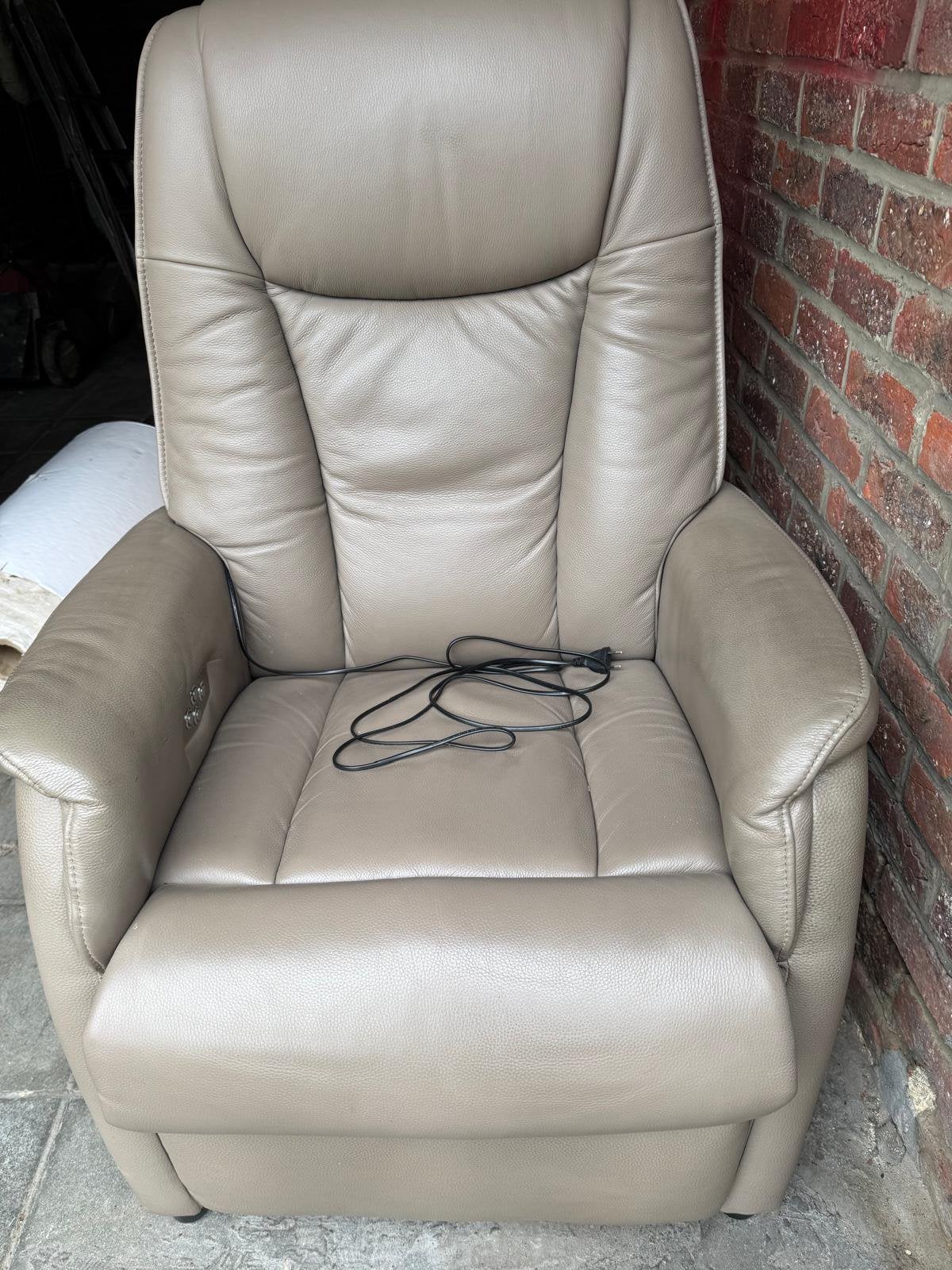 Elektrische relaxzetel, Huis en Inrichting, Fauteuils, Ophalen, Zo goed als nieuw