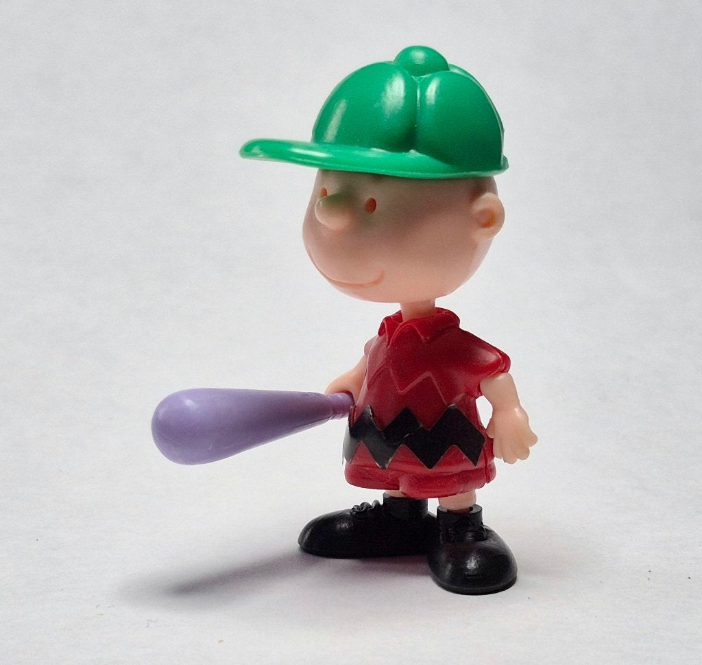 Peanuts 1993 Charly Brown + batte de Base-ball  K94 N 33, Collections, Enlèvement ou Envoi, Utilisé, Figurines