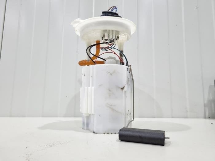 Pompe carburant électrique d'un Skoda Fabia, Autos : Pièces & Accessoires, Systèmes à carburant, Skoda, Utilisé, 3 mois de garantie