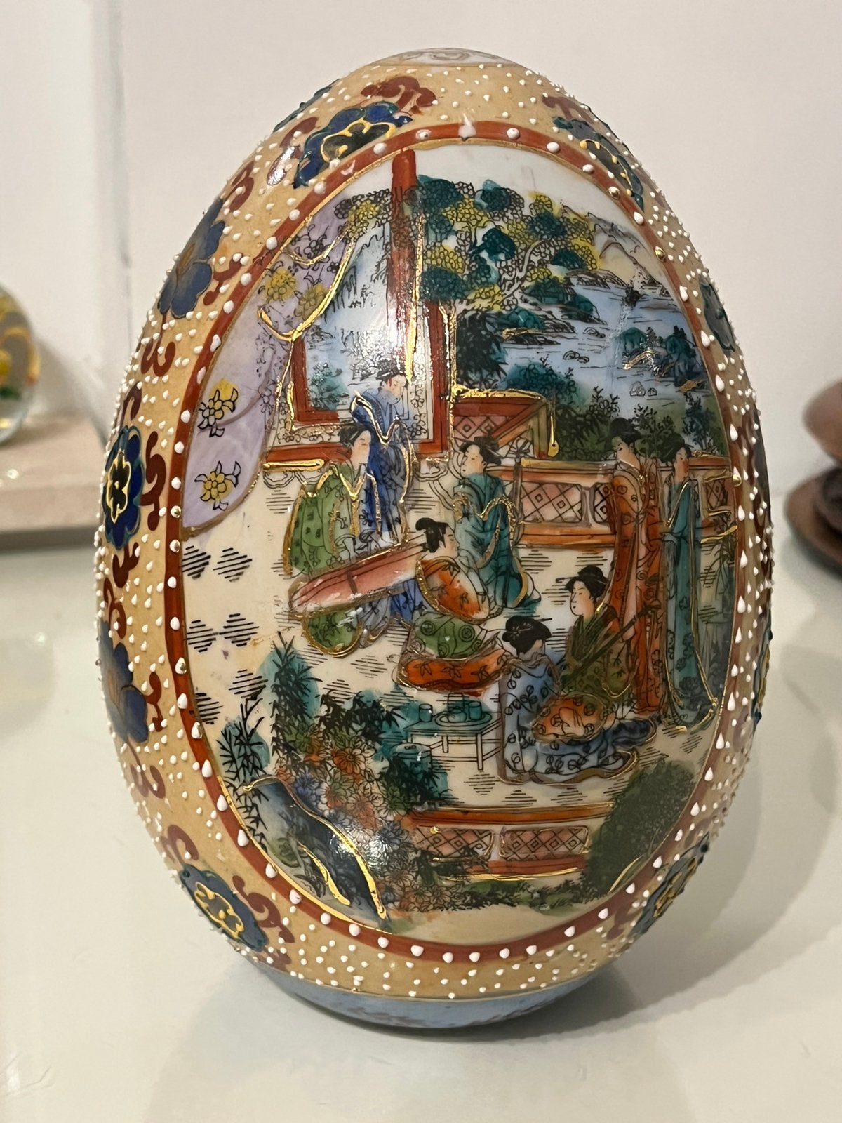 Grand œuf Satsuma vintage en porcelaine émaillée Moriage, Antiquités & Art, Enlèvement ou Envoi