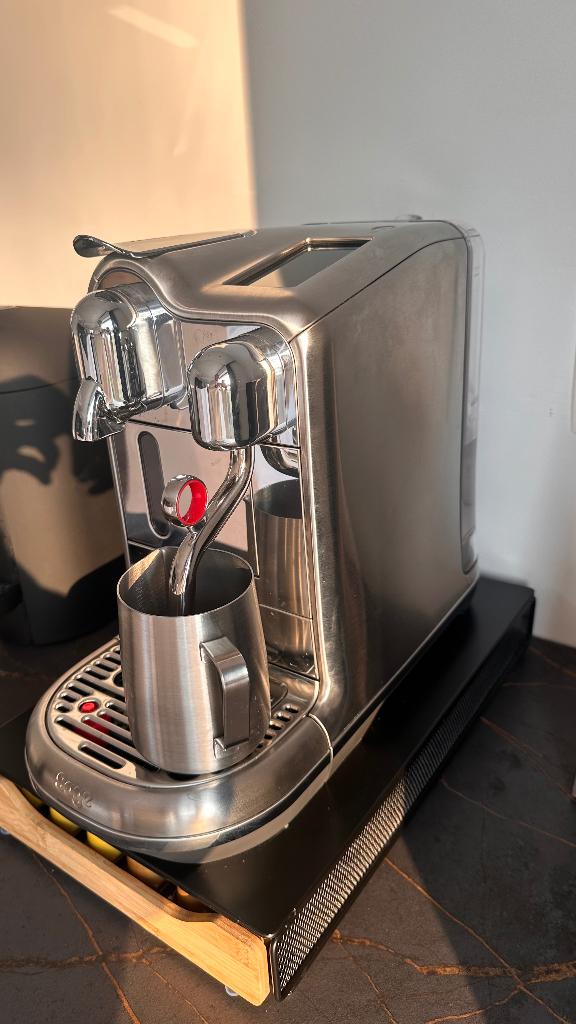 Nespresso Creatista Pro, Machine à espresso, Réservoir d'eau amovible, Dosettes et capsules de café, Enlèvement