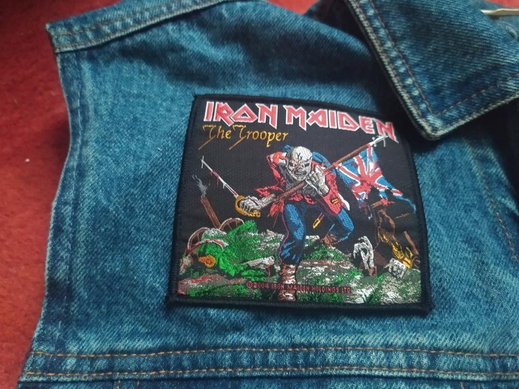 Gilet en jean avec patch İron Maiden, the trooper, Enlèvement ou Envoi, Comme neuf