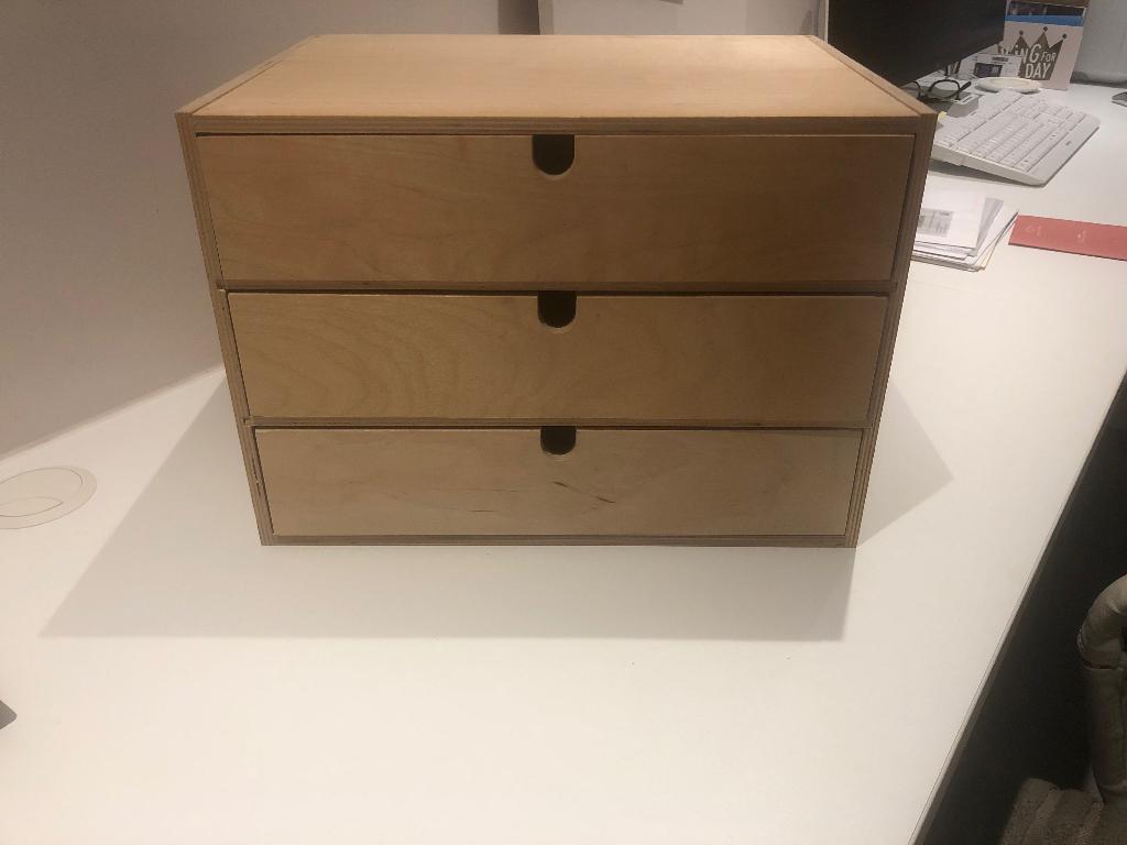 Twee grenen miniladekastjes van Inea, Ophalen, Gebruikt, Twee, Bruin
