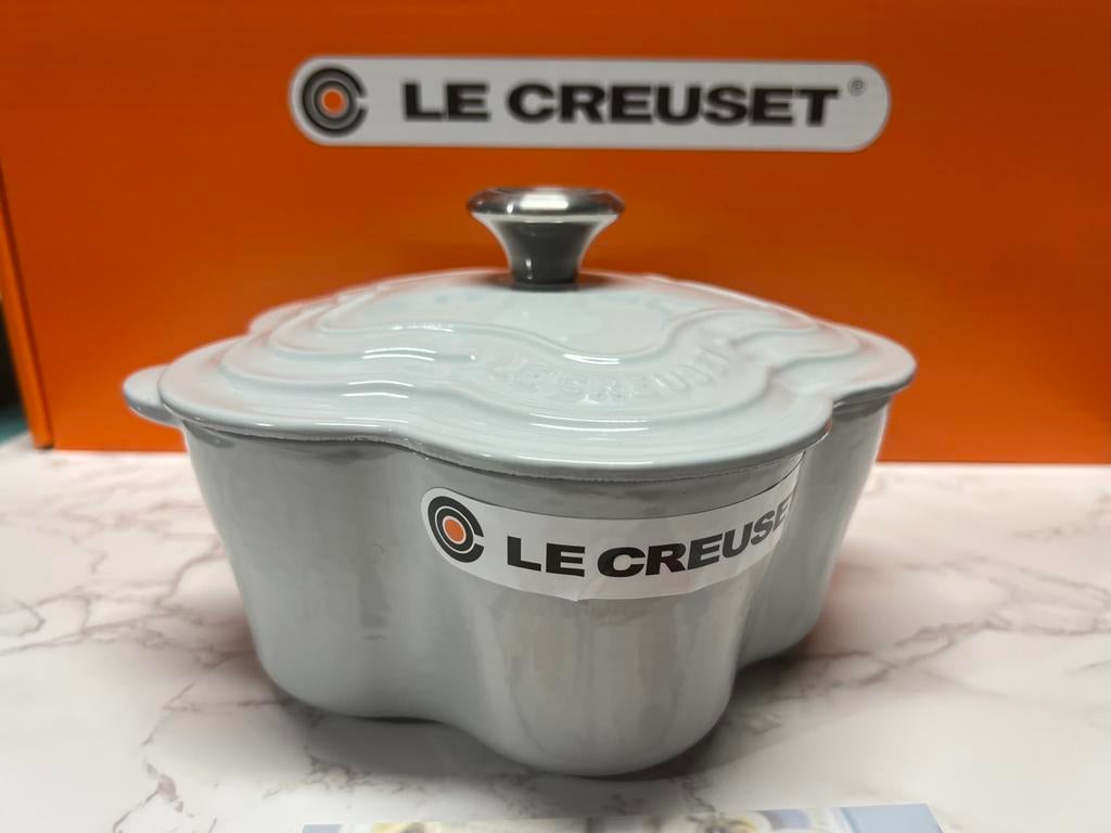 Nieuwe Le Creuset bloempan 20 cm Vapeur, Huis en Inrichting, Keuken | Potten en Pannen, Gietijzer, Nieuw, Ophalen of Verzenden
