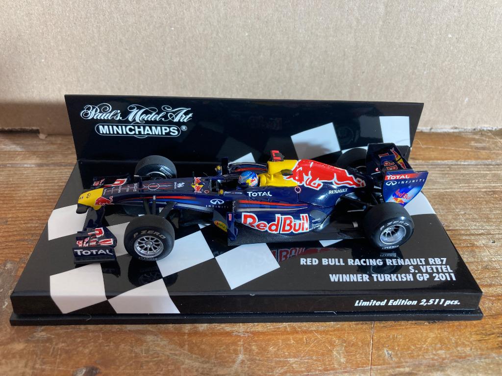 Sebastian Vettel 1:43 Winner Turkish GP 2011 Red Bull RB7, Collections, Marques automobiles, Motos & Formules 1, Neuf, ForTwo