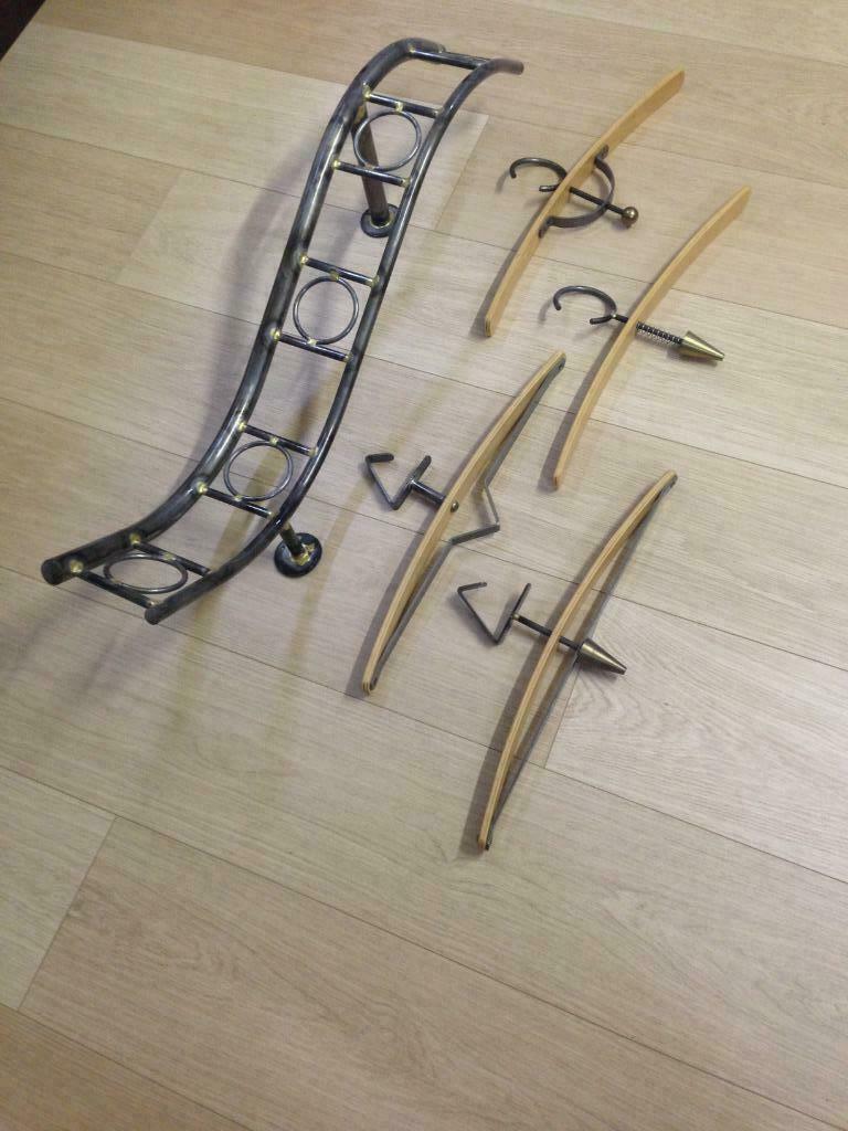 Kapstok met 4 hangers (design), Huis en Inrichting, Woonaccessoires | Kapstokken, Ophalen, Nieuw, Metaal, Wandkapstok