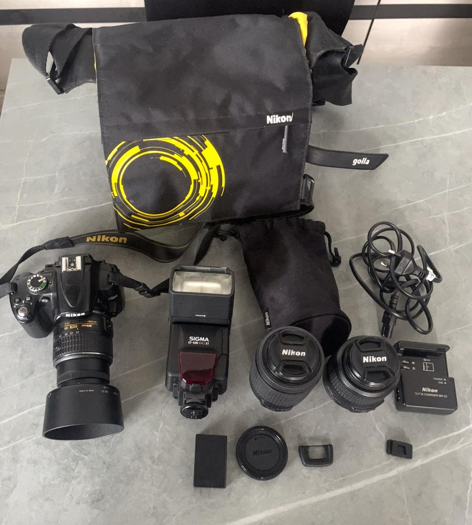 Nikon D5000 met toebehoren, Moins de 4 fois, Compact, Enlèvement, Utilisé