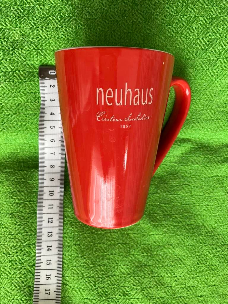 Valentijn / Neuhaus rood mok tas koffietas, Huis en Inrichting, Keuken | Servies, Zo goed als nieuw, Kop(pen) en/of Schotel(s)