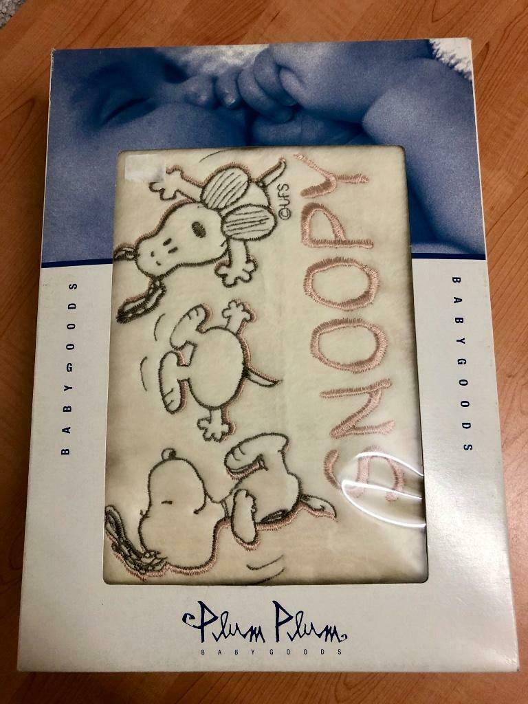 Plum Plum Babygoods Deken voor babybed Snoopy beige. Nieuw!!, Kinderen en Baby's, Ophalen of Verzenden, Nieuw, Deken