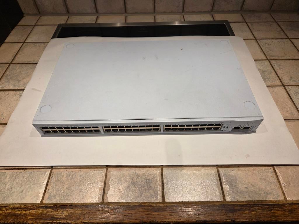 3 Com Switch, Computers en Software, Ophalen of Verzenden, Gebruikt