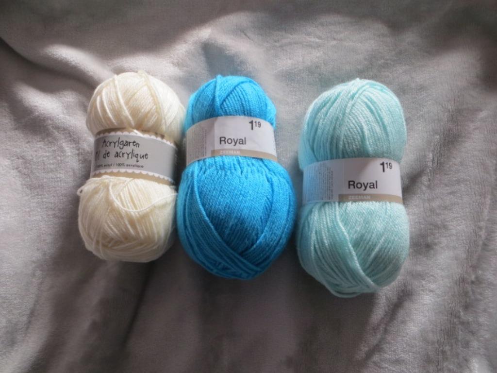 3 gekleurde bollen breigaren - garen - blauw - wit - azuur, Enlèvement ou Envoi, Neuf, Tricot, Autres types