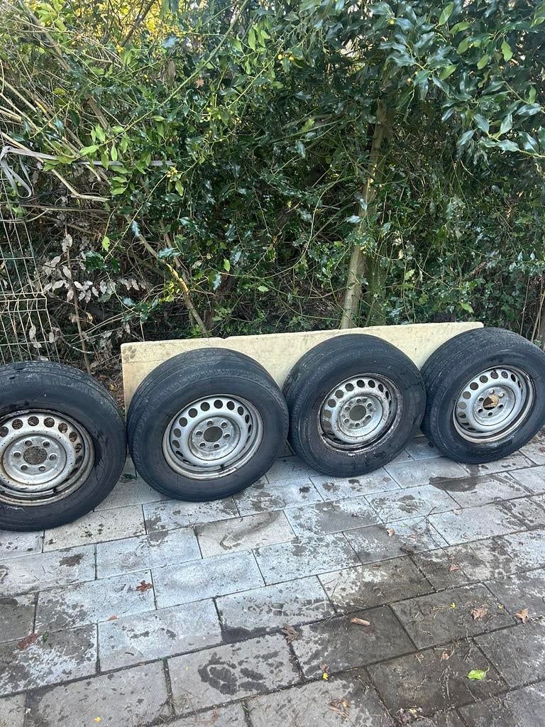Mercedes Sprinter Vw Crafter 235/65 -16 Banden Continental, Auto-onderdelen, Banden en Velgen, Ophalen, Gebruikt, Band(en)